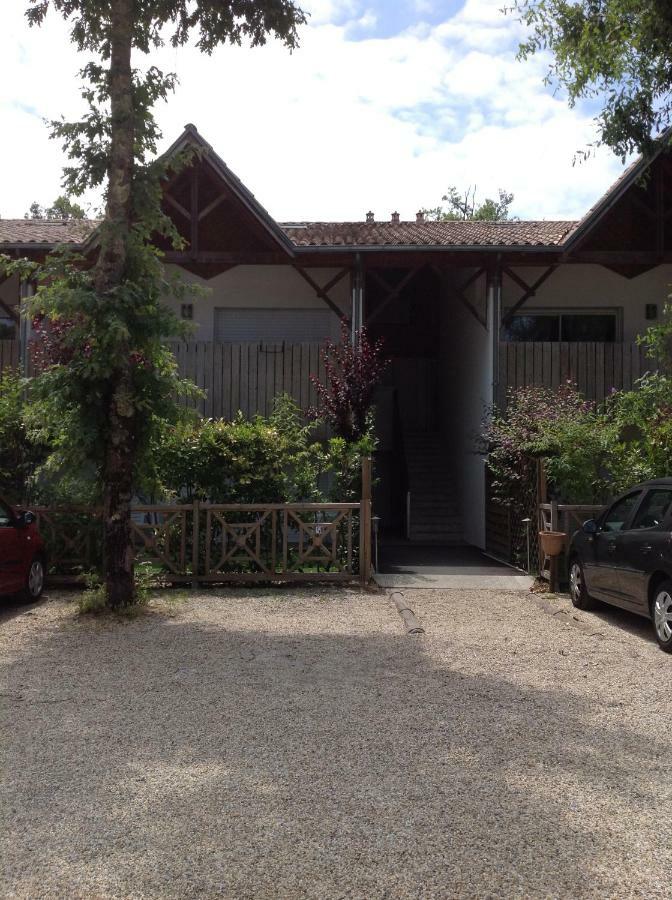 Duplex Bord Bassin D'Arcachon Apartment Ares Exterior photo